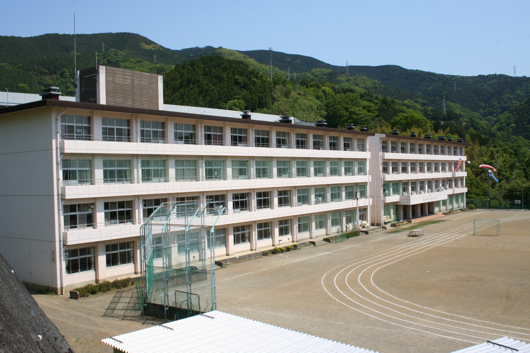 山北中学校校舎写真