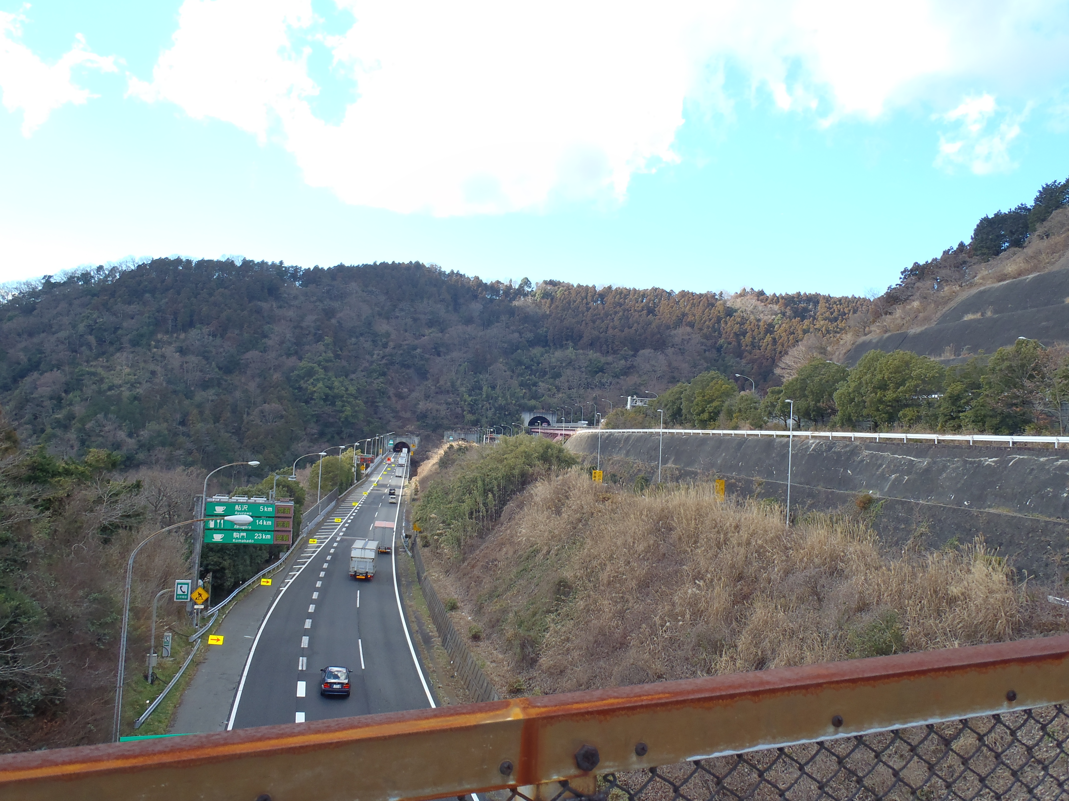 高速道路の上から